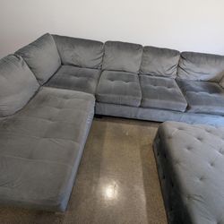 L-Shapes Sectional Sofa with free ottoman 
