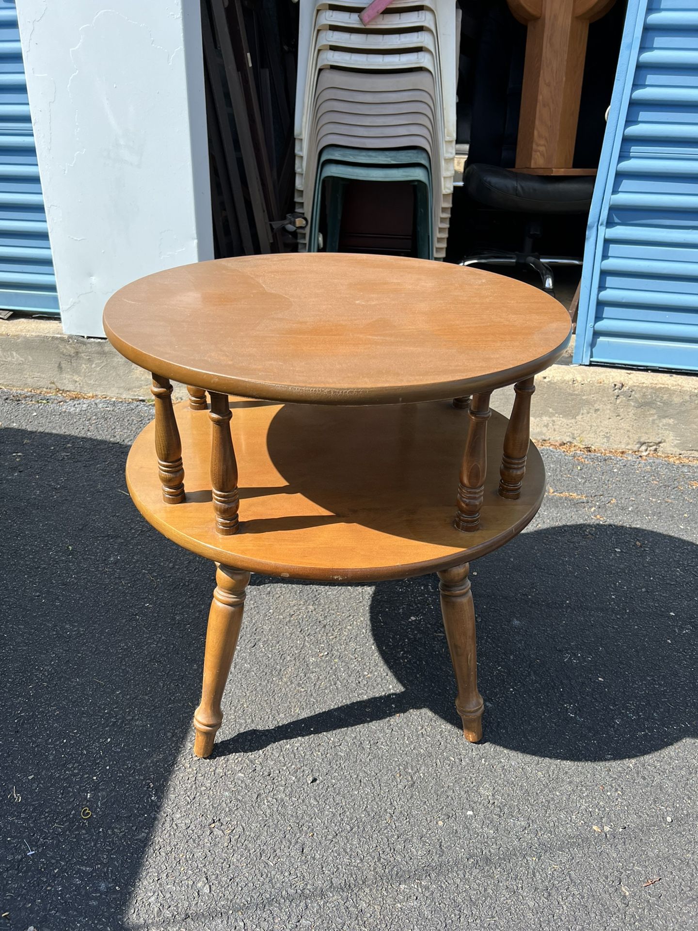 Vintage Mid Century Modern Side/End Table 24x 23.5across