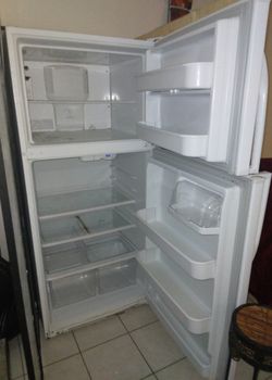 daewoo refrigerator model frg1820brw