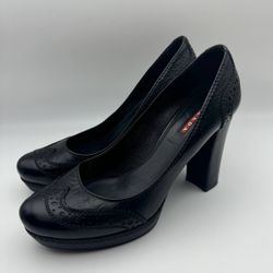 PRADA BLACK PATENT LEATHER BROGUE DESIGN HEELS SIZE 38.5