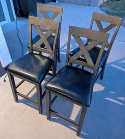 NEW Set of 4 Counter Height Picket House Alexa Bar Stools