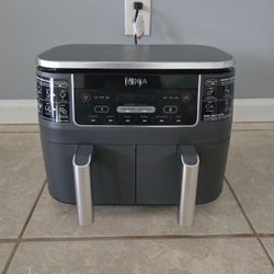 NINJA AIR FRYER
