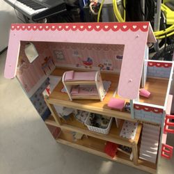 Adorable Kid Kraft Doll House