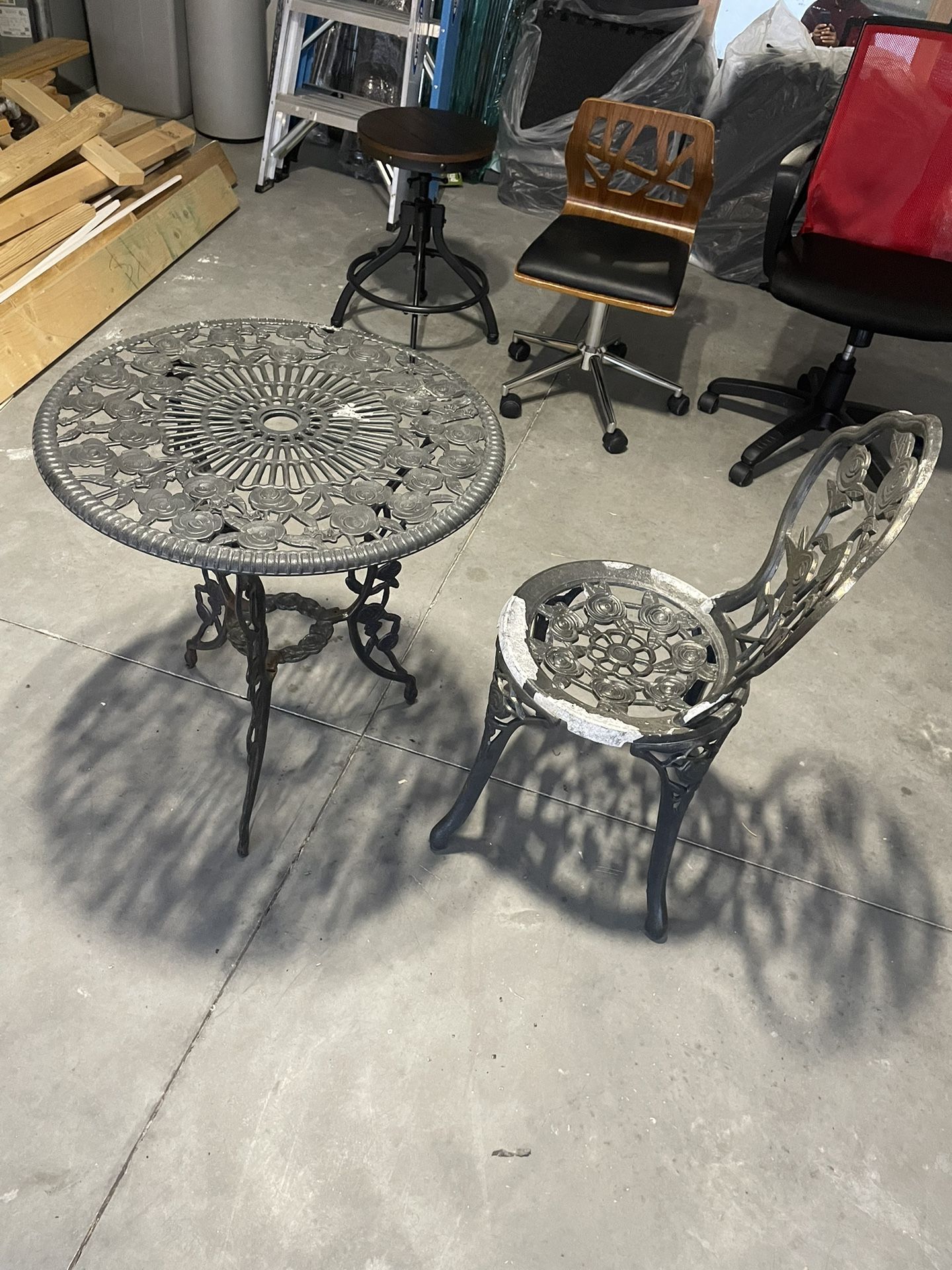 Metal Table and chair 