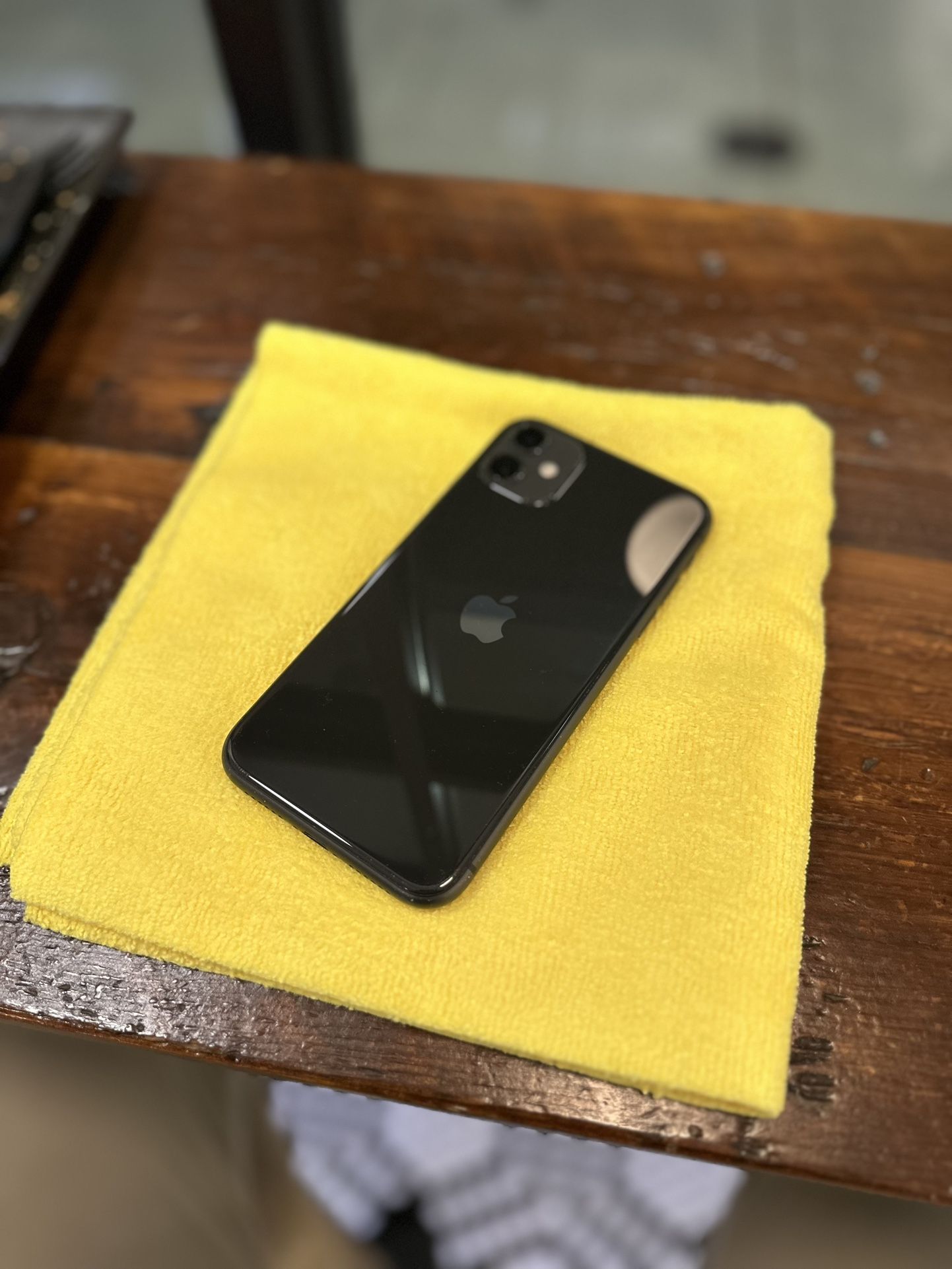 iPhone 11 64gb UNLOCKED