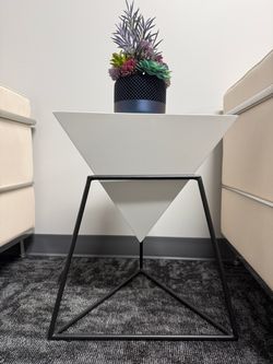 Modern Geometric Pyramid Accent / Side Table – White & Black Metal
