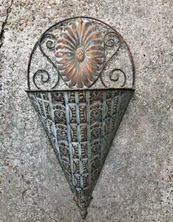 Decorative Metal Wall Sconce