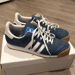 Men’s 9.5 Adidas Sneakers