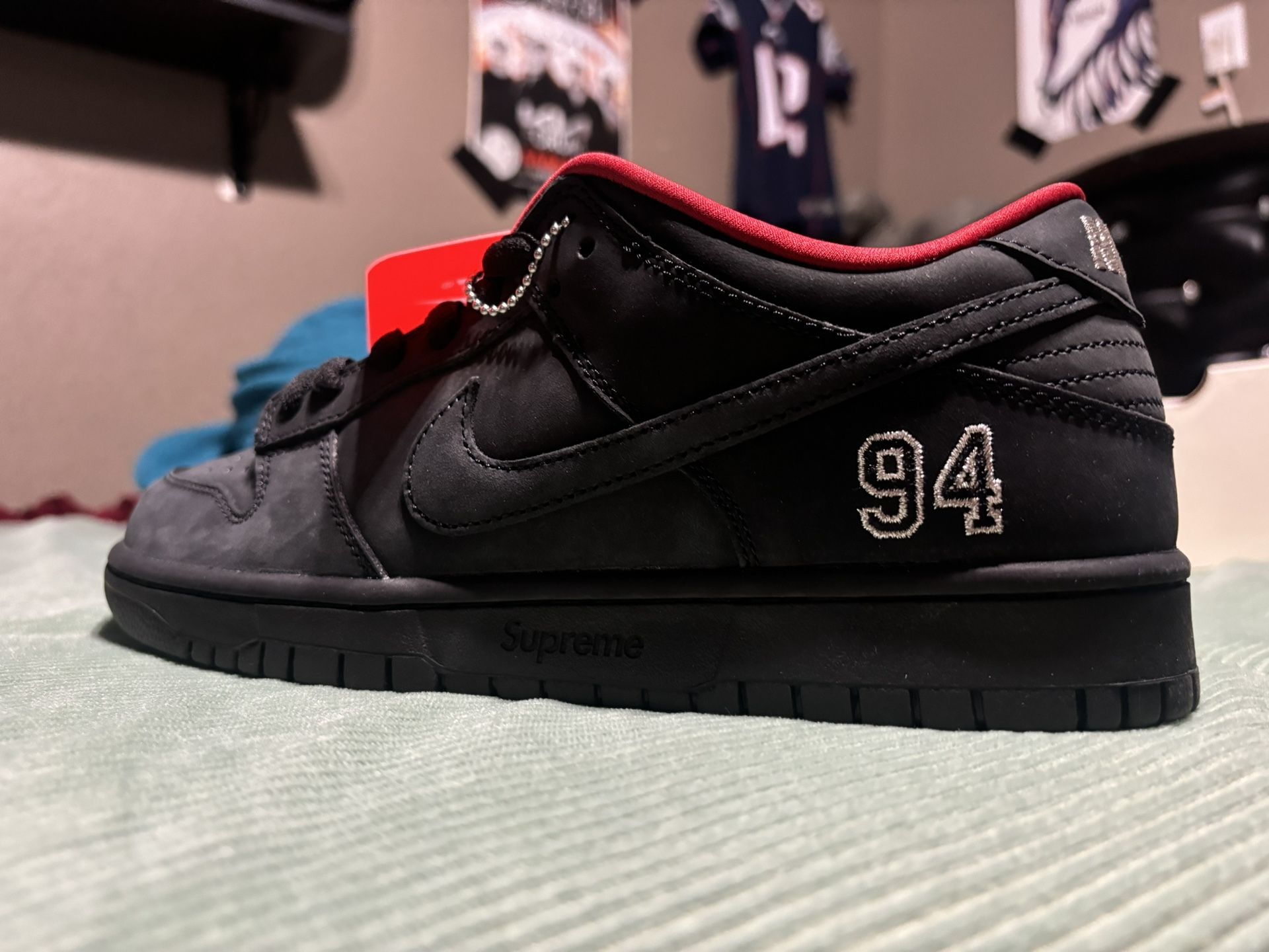 NIKE SUPREME DUNKS