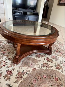 Round coffee table