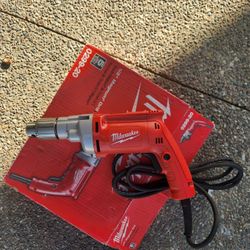 Milwaukee 1/2" Magnum Drill