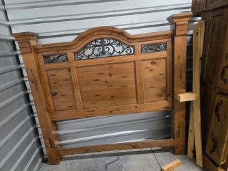 Queen bedroom and nightstands