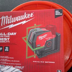 Milwaukee leveling laser M12 Brand new