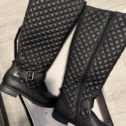 New Fashion Boots 7 1/2