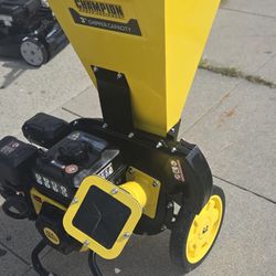 Champion Cheper Gas. 3 And 1. Gas