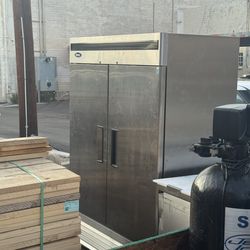 Commercial 2 door freezee