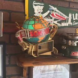 Vintage Schlyts Beer Lamp Globe 10” Tall Great Working 