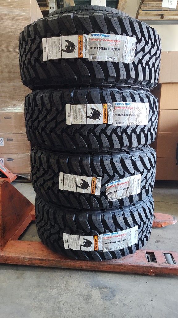 33/12.50/18 toyo Mt tires new