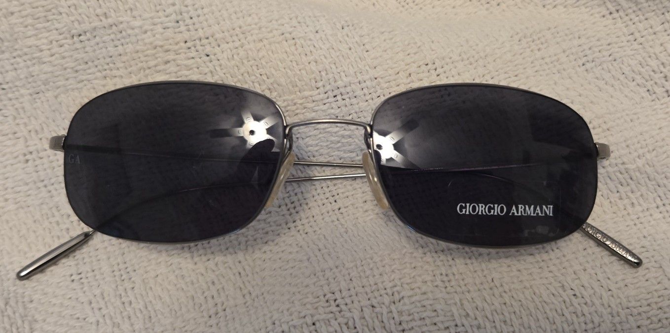 Man, Women.Original Georgio Armani sunglasses.had case but...