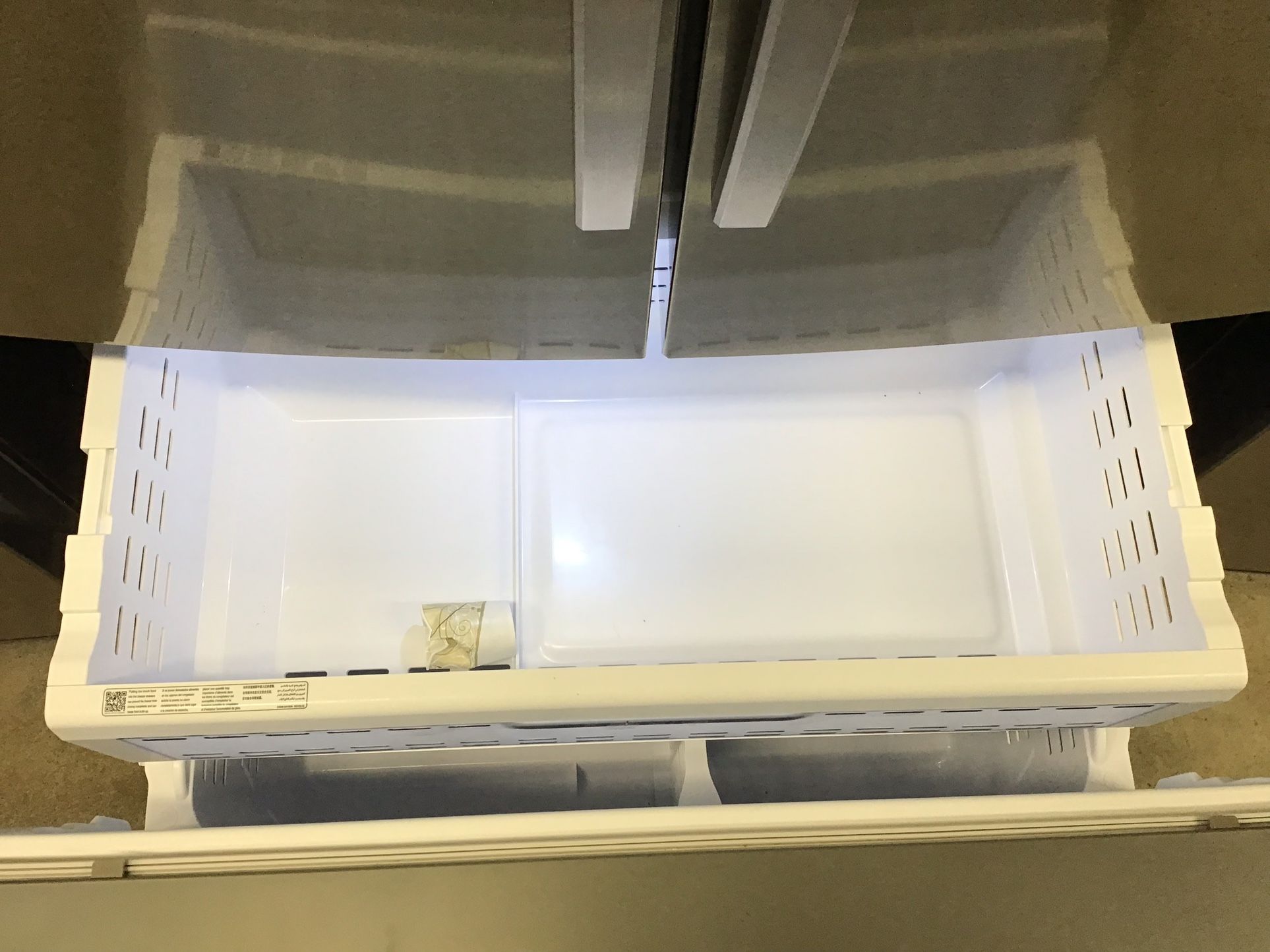 Samsung 22.6CU FT Counter Depth Refrigerator