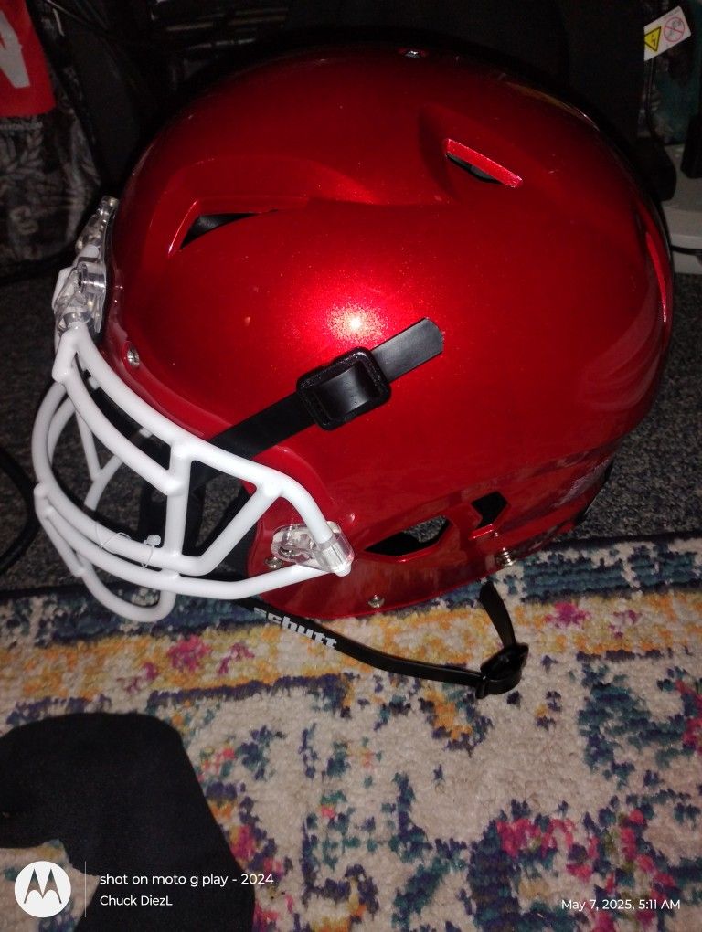 Schutt Large 7"3/4" Football Helmet Large Youth