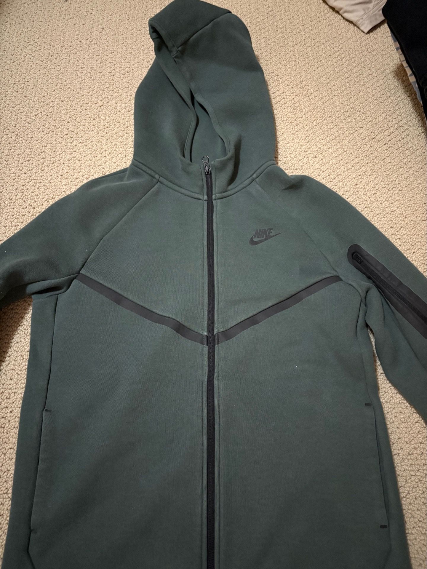 Nike Boys XL Tech and Dry Fit Pack