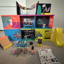 L.O.L. Surprise! Fashion Show House Playset