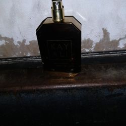 kAY ALI  invite only Amber I 23 50ml