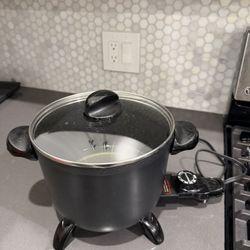 SALE! Selling This Electric Deep Fryer