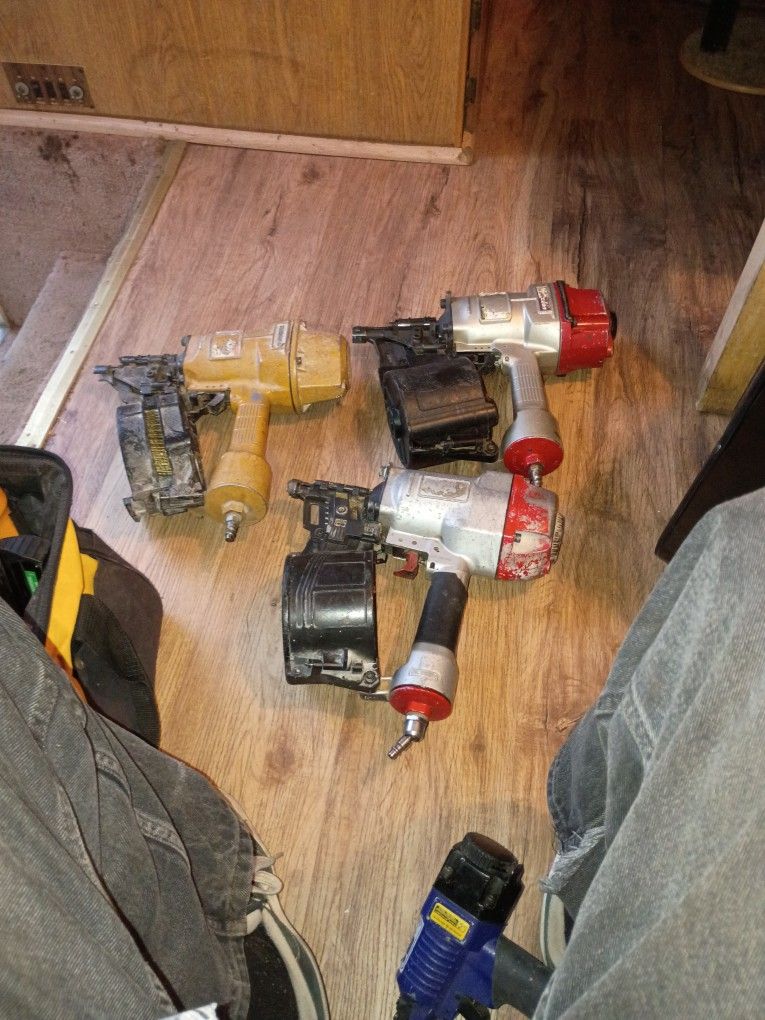 Air Tool Nail Guns. 60 Eack