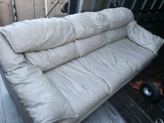 White Sofa W/wheels!