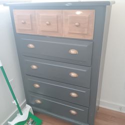 Dresser Almost New
