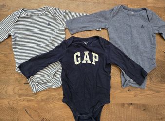 Gap Baby Long Sleeves Bodysuits (6-12 Months)