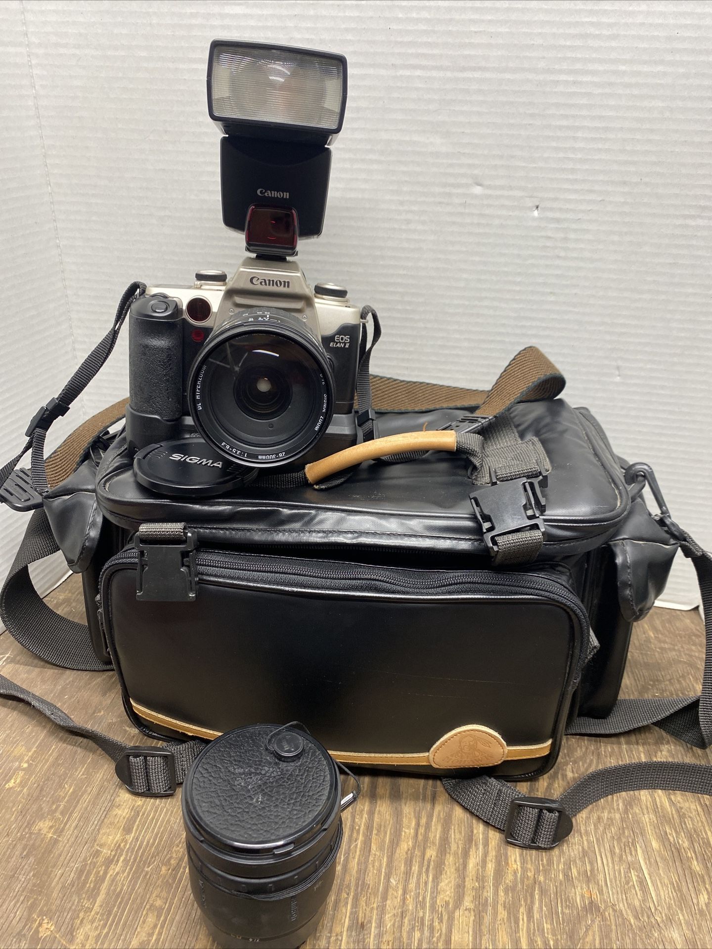 Canon EOS Elan II 35mm Film SLR Camera Lenses, Accessories