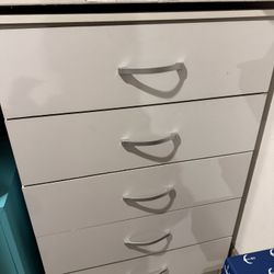 5-Drawer Dresser
