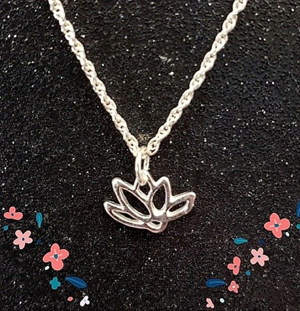 Sterling silver lotus flower pendant and 20" necklace new