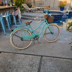 Womens Huffy Deluxe Cruiser