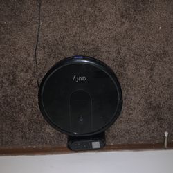 Eufy Robotic Vaccuum 
