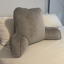 Reading pillow/ bed rest pillow