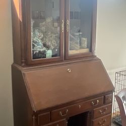 Cabinet/Secretary 
