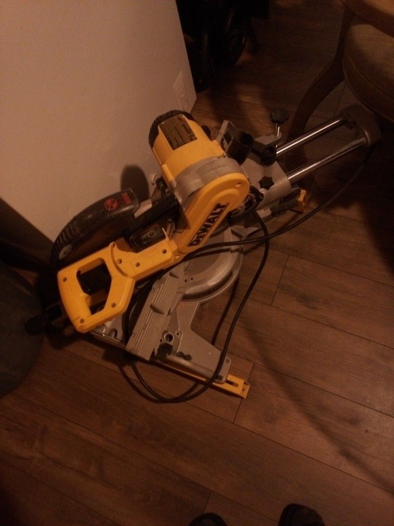 DeWalt Saw Almost New