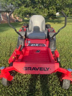 Gravely ZT X-42 Zero Turn Lawn Mower