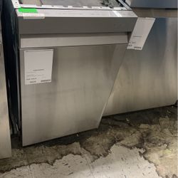 Samsung Dishwasher In Stainless Steel 