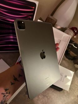 iPad Pro 6th generation 256 gbgps and cellular