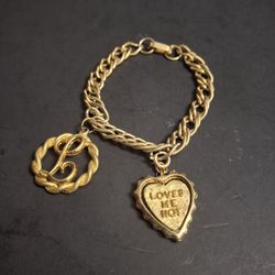 Love Heart Charm Bracelet On 6.5" Rope Chain W/Cursive "L" & "Loves Me Loves Me Not" Charms - Vintage Goldtone 