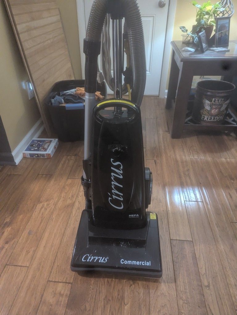 Currus Commercial Vacuum