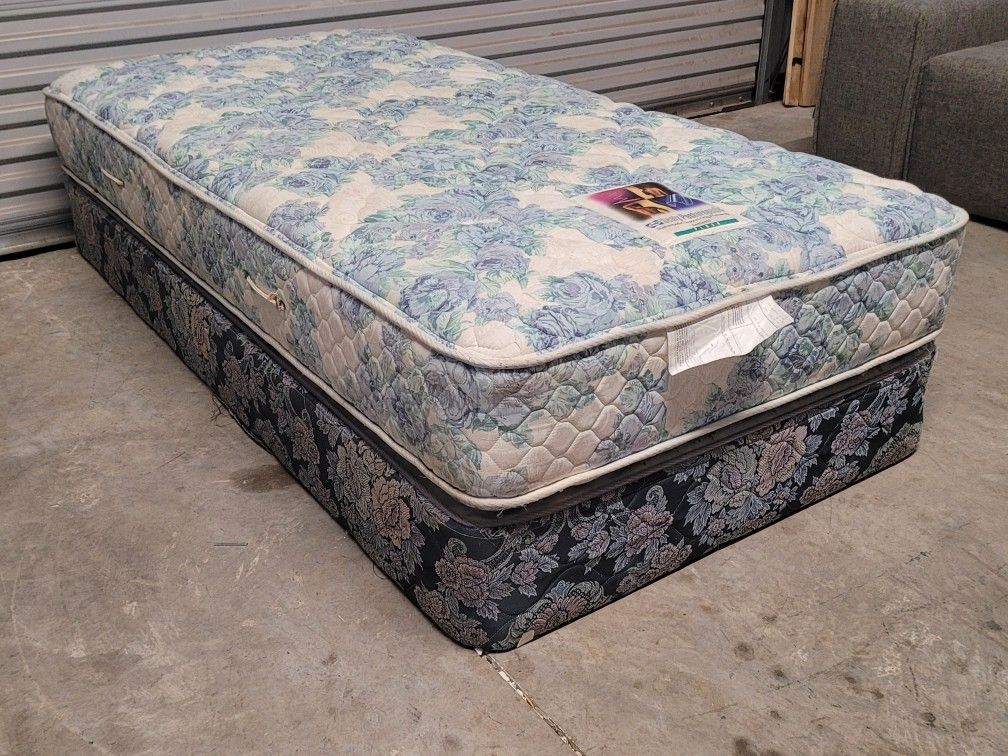 Floral Thick Twin Size Mattress/Box Spring for Sale in San Antonio, TX OfferUp
