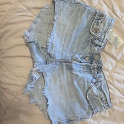 Levis Womans Shorts 