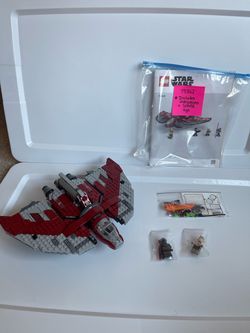 LEGO Star Wars 75362 Ahsoka Tano's T-6 Jedi Shuttle + 2 of 4 Minifigs