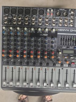 Behringer QX1222USB Mixer